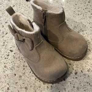 H&M Kids Faux Suede Booties New no tags size 4-5